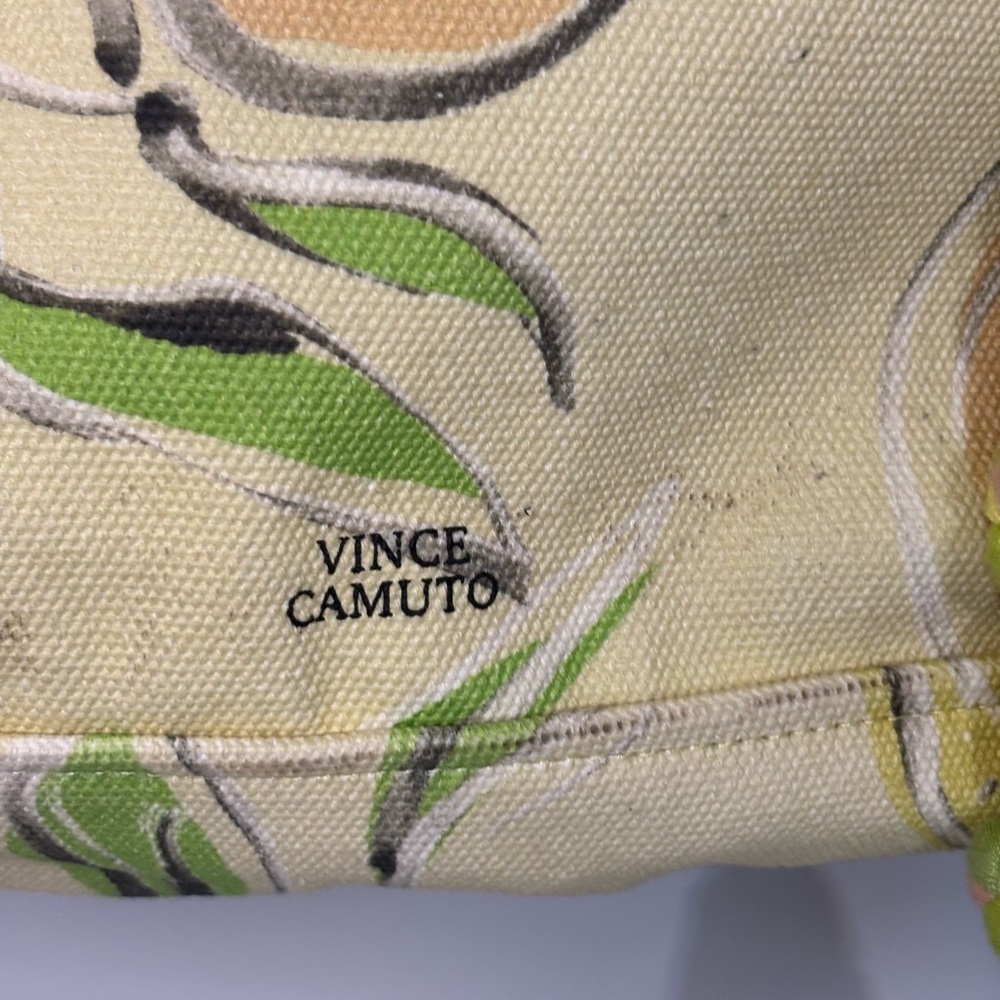 Vince Camuto Orla Tote in Lemon Print Resort Beach Summertime - Picture 4 of 7